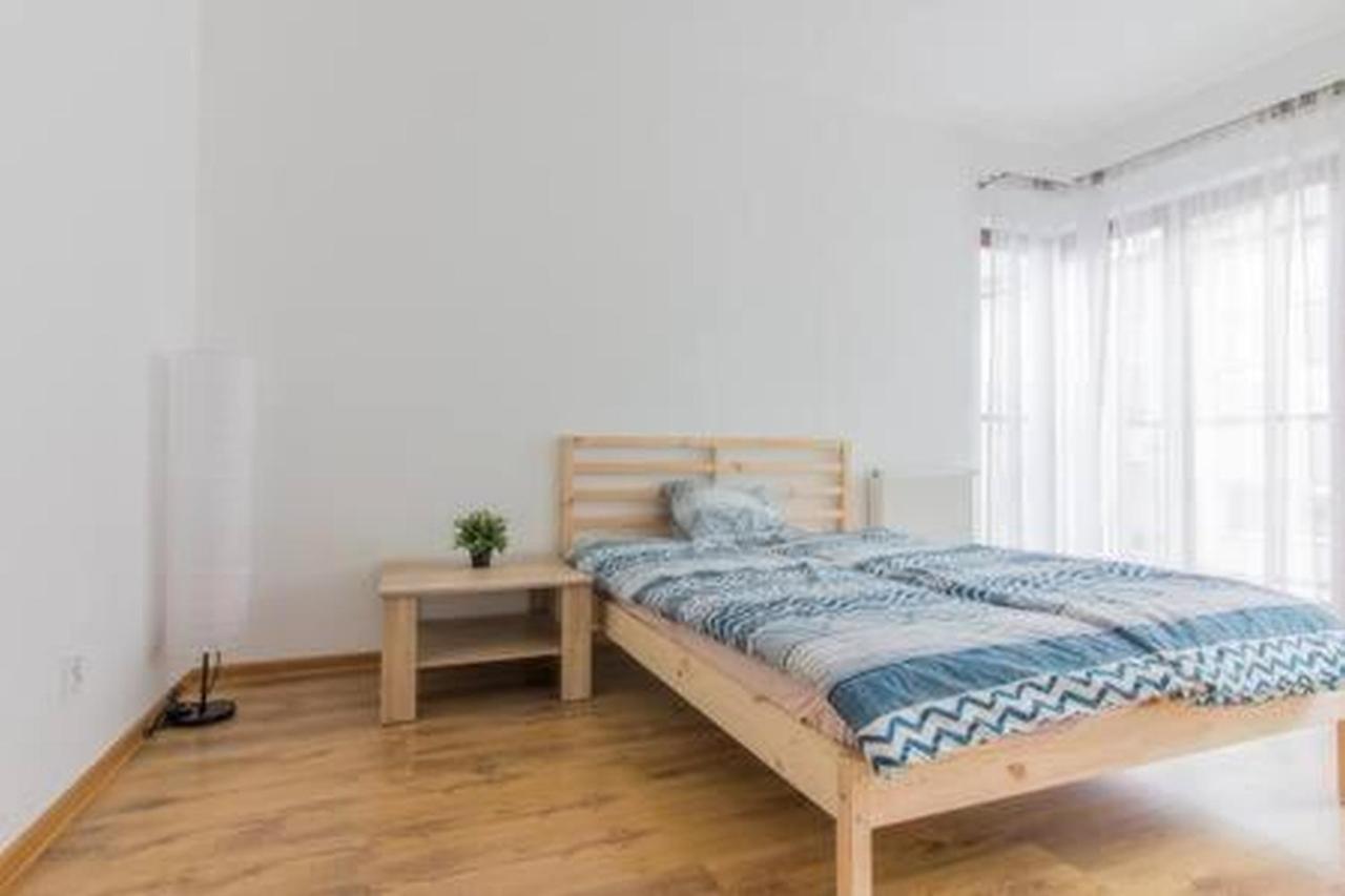 Comfy And Bright - Old Town Apartment