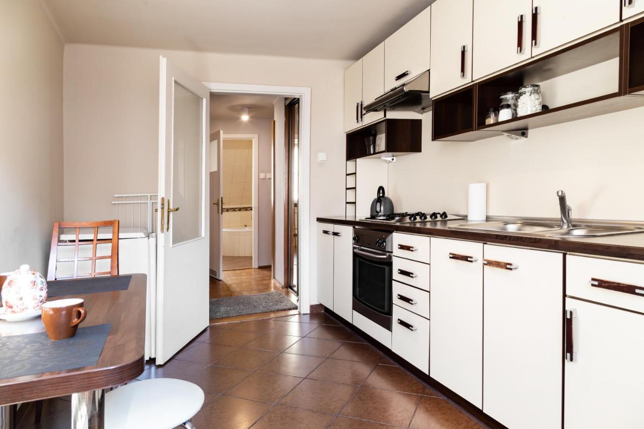 2 Bedroom Apartment, Heart Of Tomasza St