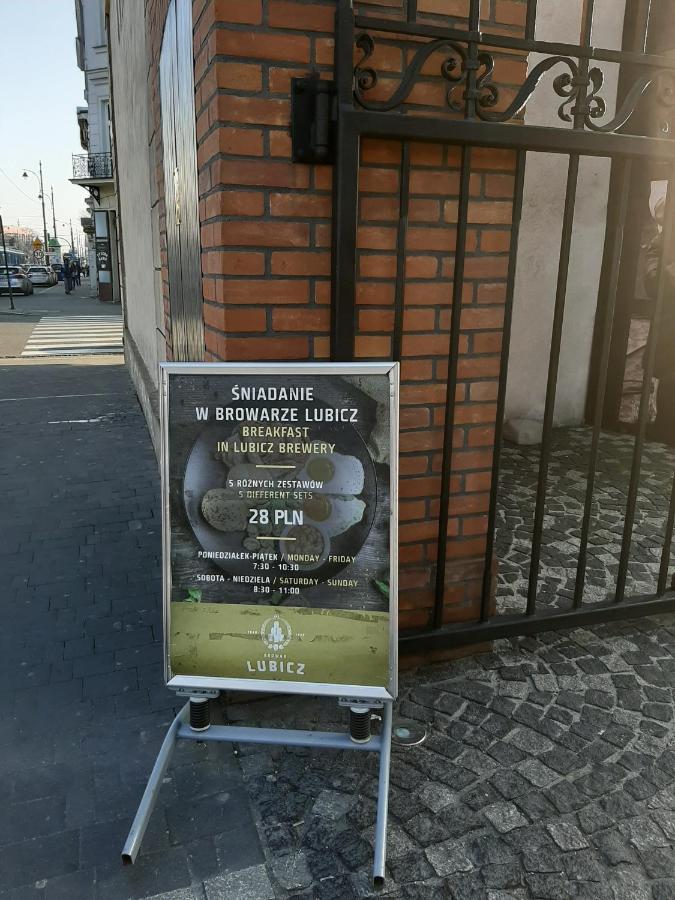 Attractive Oldtown Near Thetrain Station Krakow