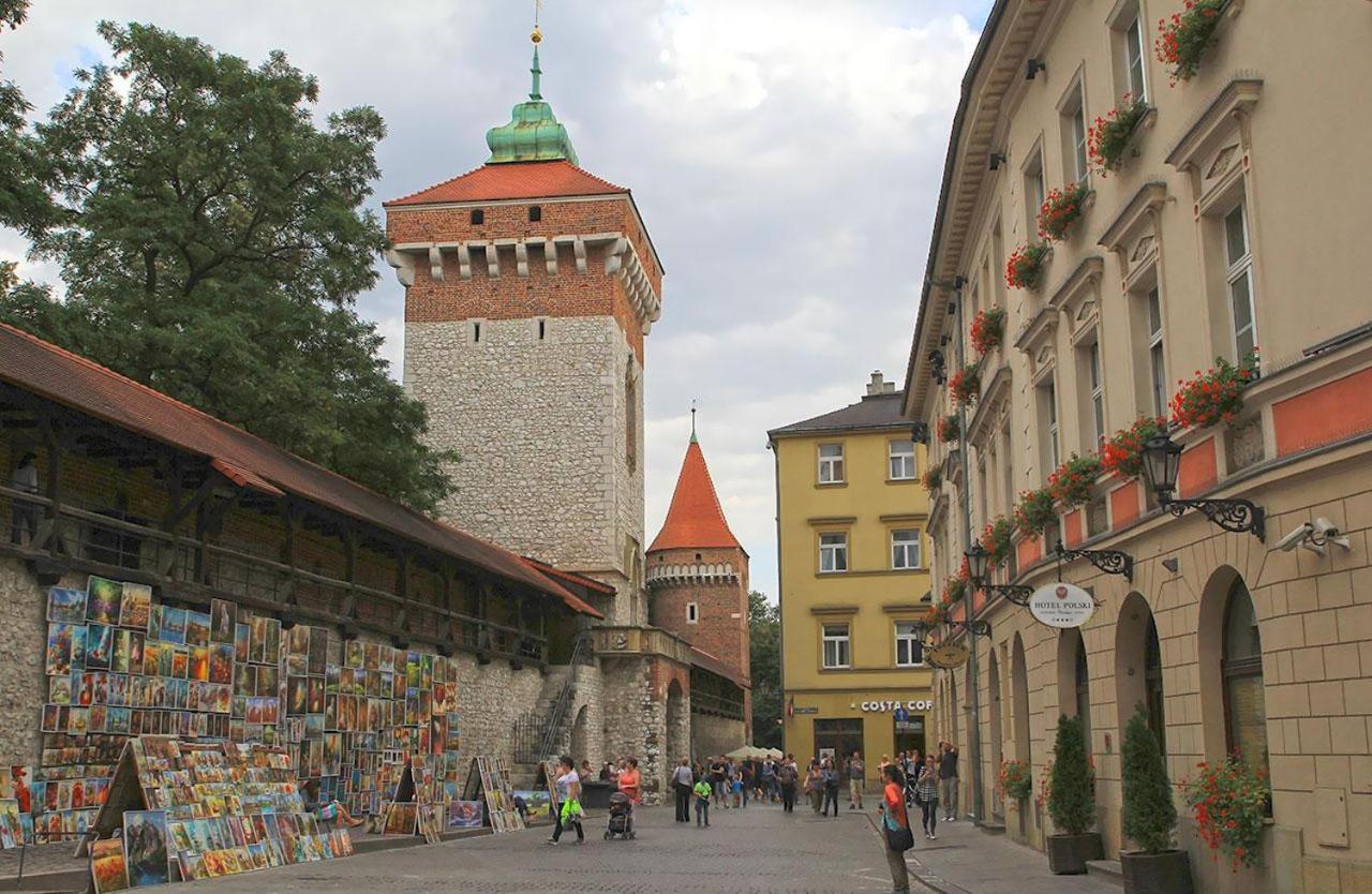 Attractive Oldtown Near Thetrain Station Apartment *