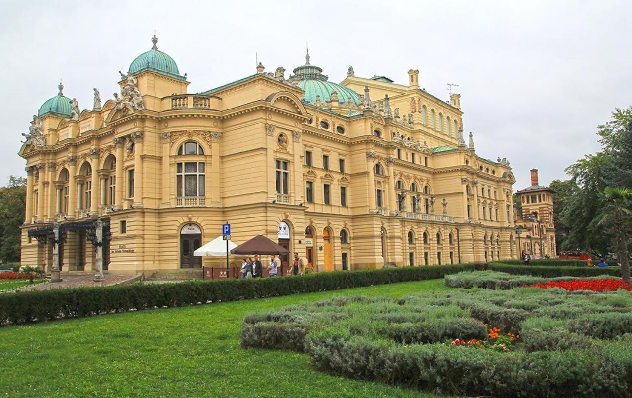 Attractive Oldtown Near Thetrain Station Apartment *