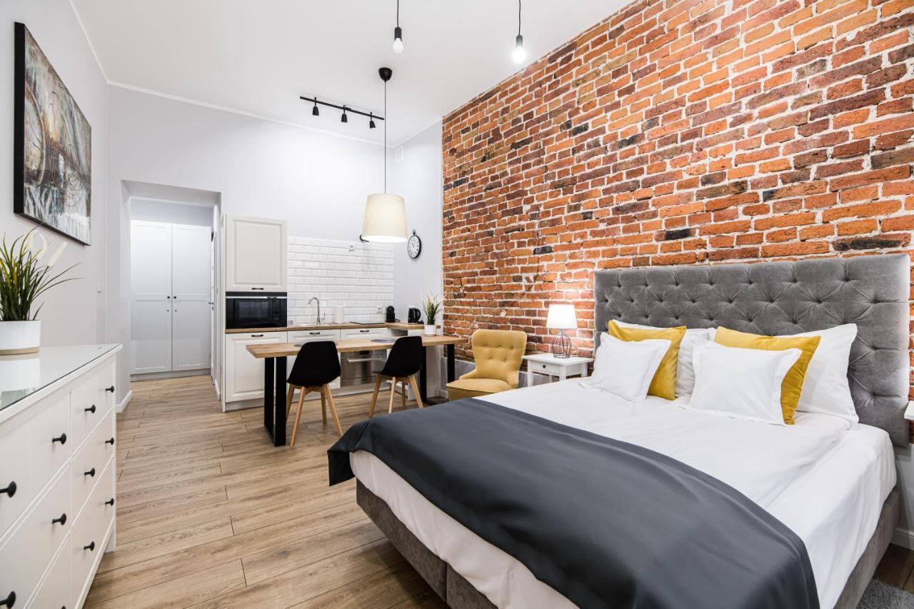 Attractive Oldtown Near Thetrain Station Apartment