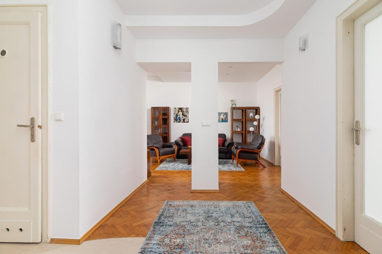 Slowacki Avenue Family Cracow By Renters Apartment Krakow