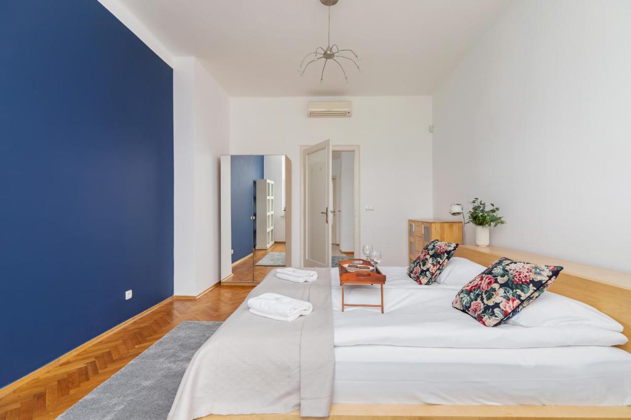 Slowacki Avenue Family Cracow By Renters