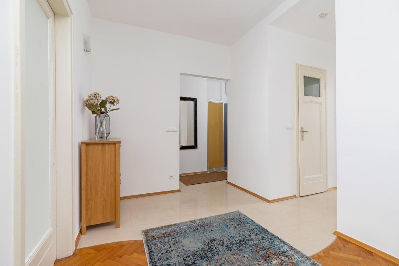 Slowacki Avenue Family Cracow By Renters