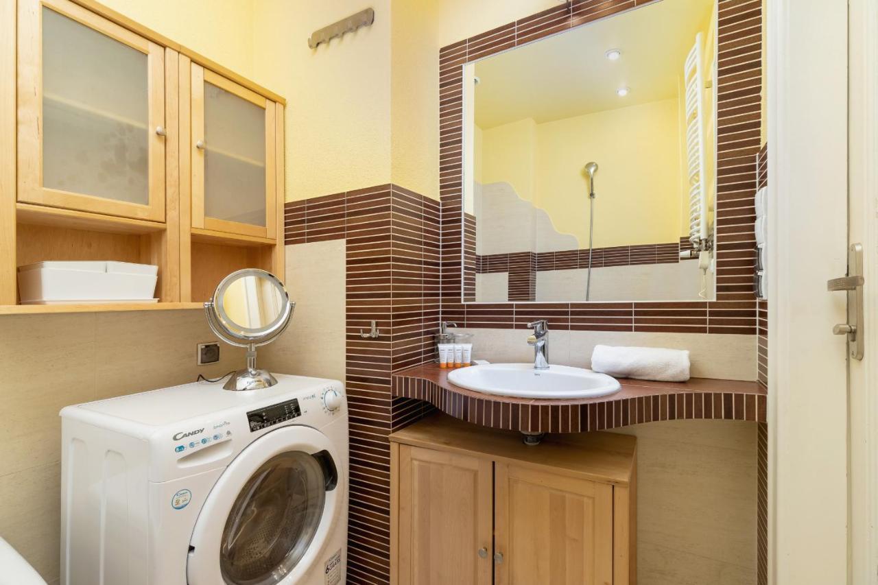 Slowacki Avenue Family Cracow By Renters Apartment Krakow