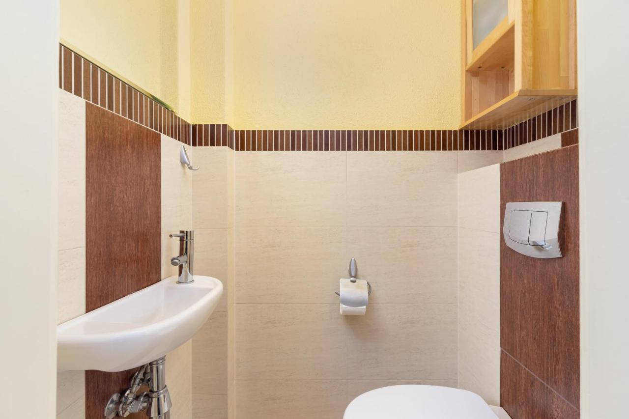 Apartment Slowacki Avenue Family Cracow By Renters Krakow