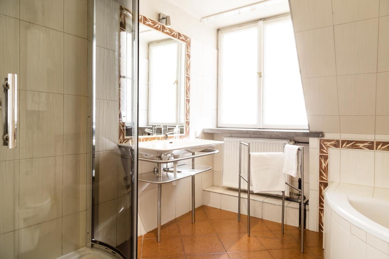 2 Bedroom Apartment, Heart Of Tomasza St * Krakow