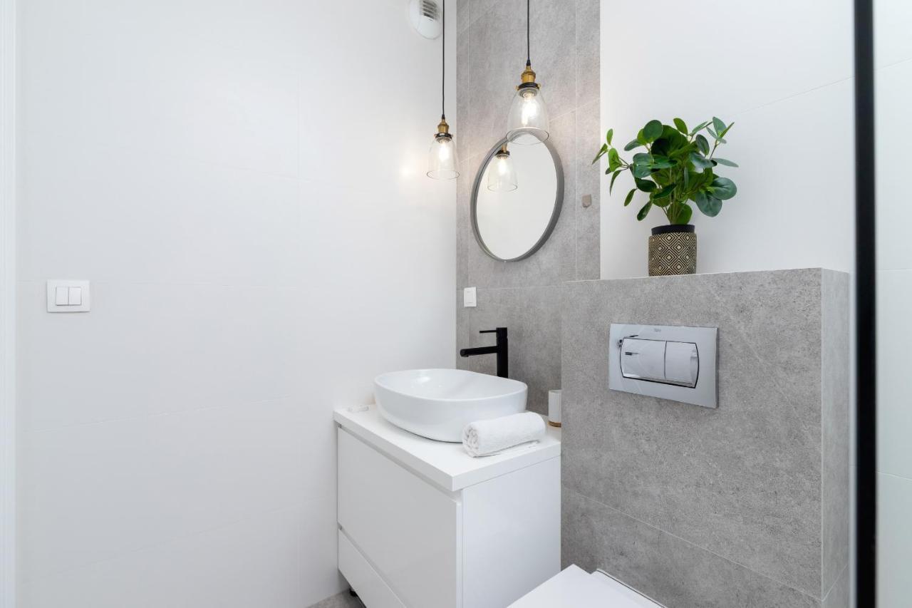 Apartment Ny Wroclawska 33 By Renters Krakow