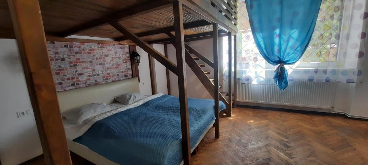 Hostel Lorf Hostel&apartments *