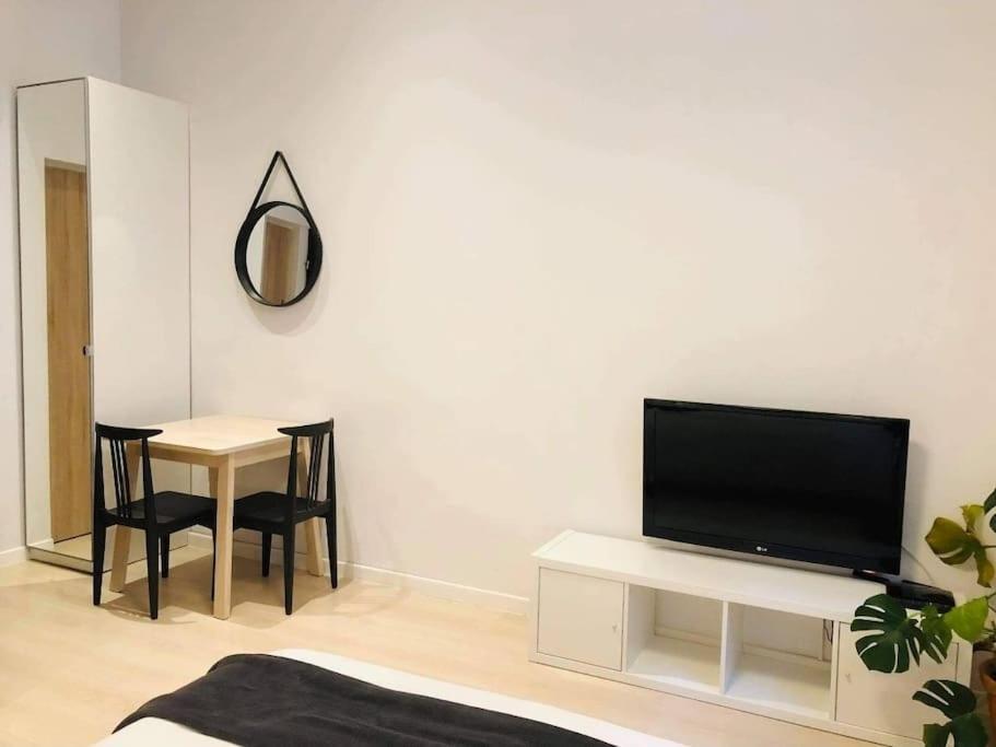 Apartament Smart Studio In Heart Of Krakow/main Square/railway Station 5 Min