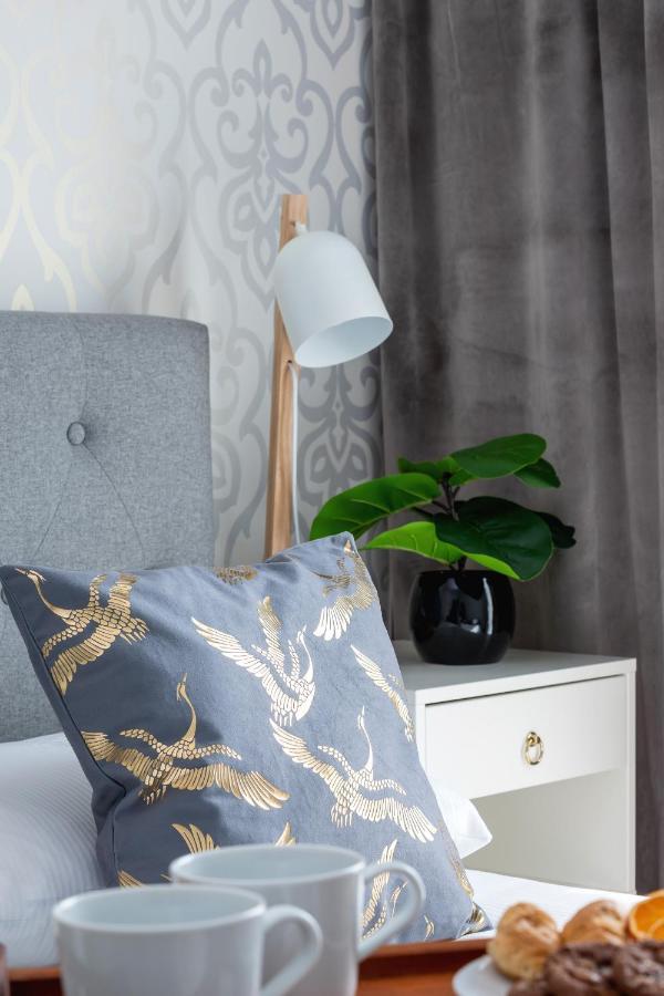 Apartment With Balcony & Parking Mogilska By Renters Prestige Krakau