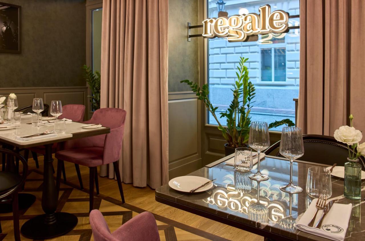 Saski Curio Collection By Hilton Krakow