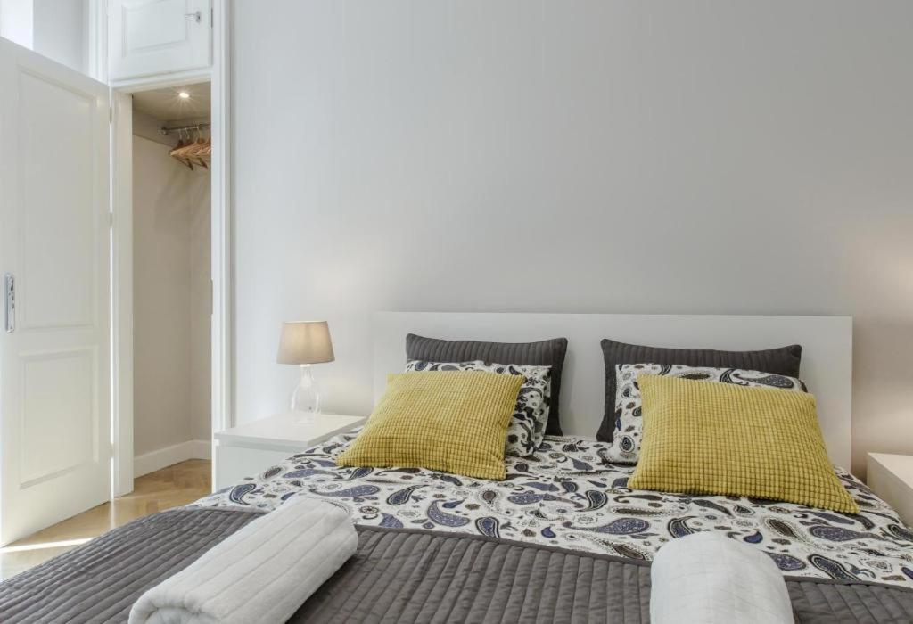 Apartment Place