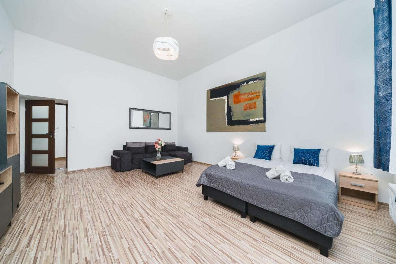 Aparthotel Barbakan Old Town