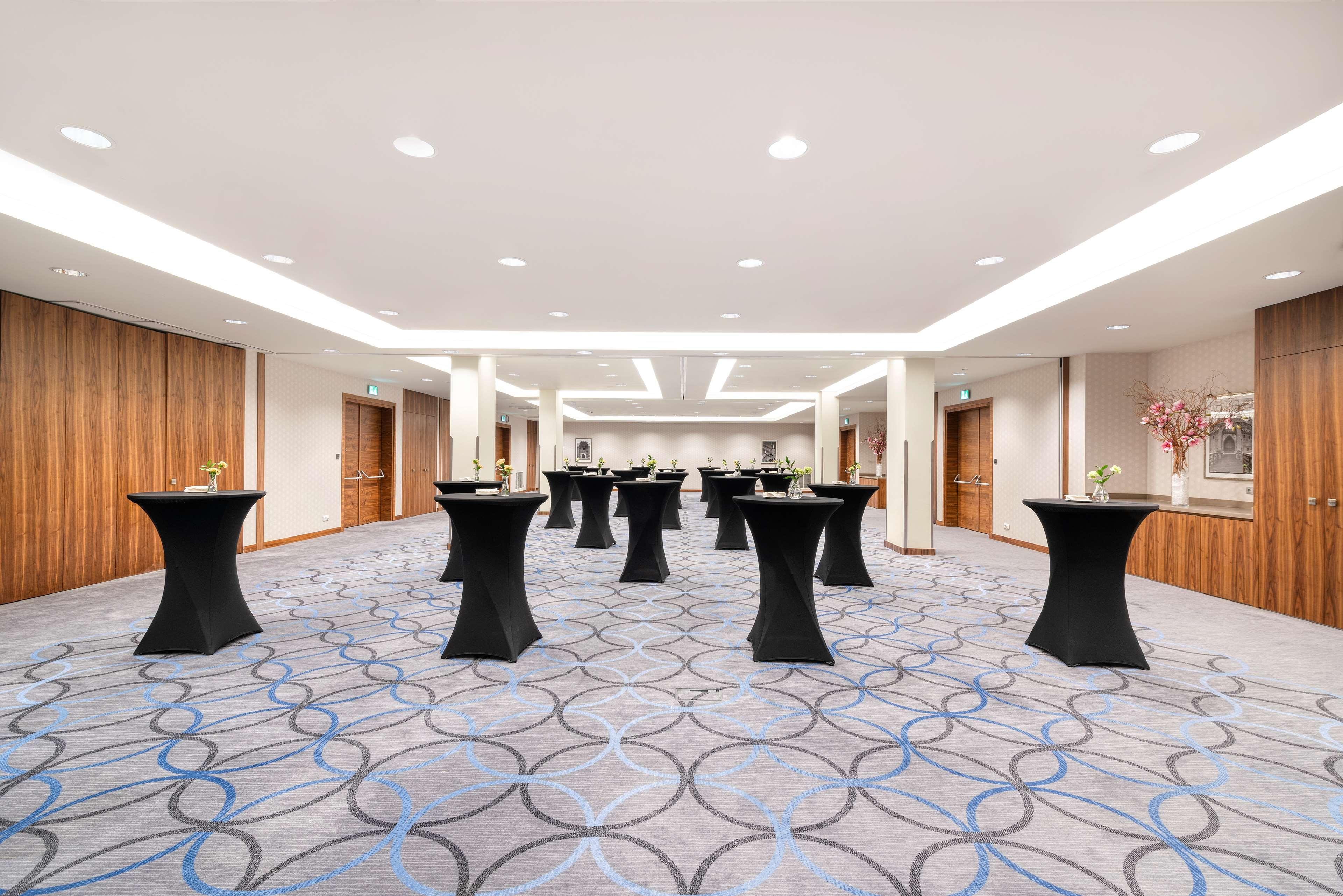 Doubletree By Hilton Hotel&convention Center