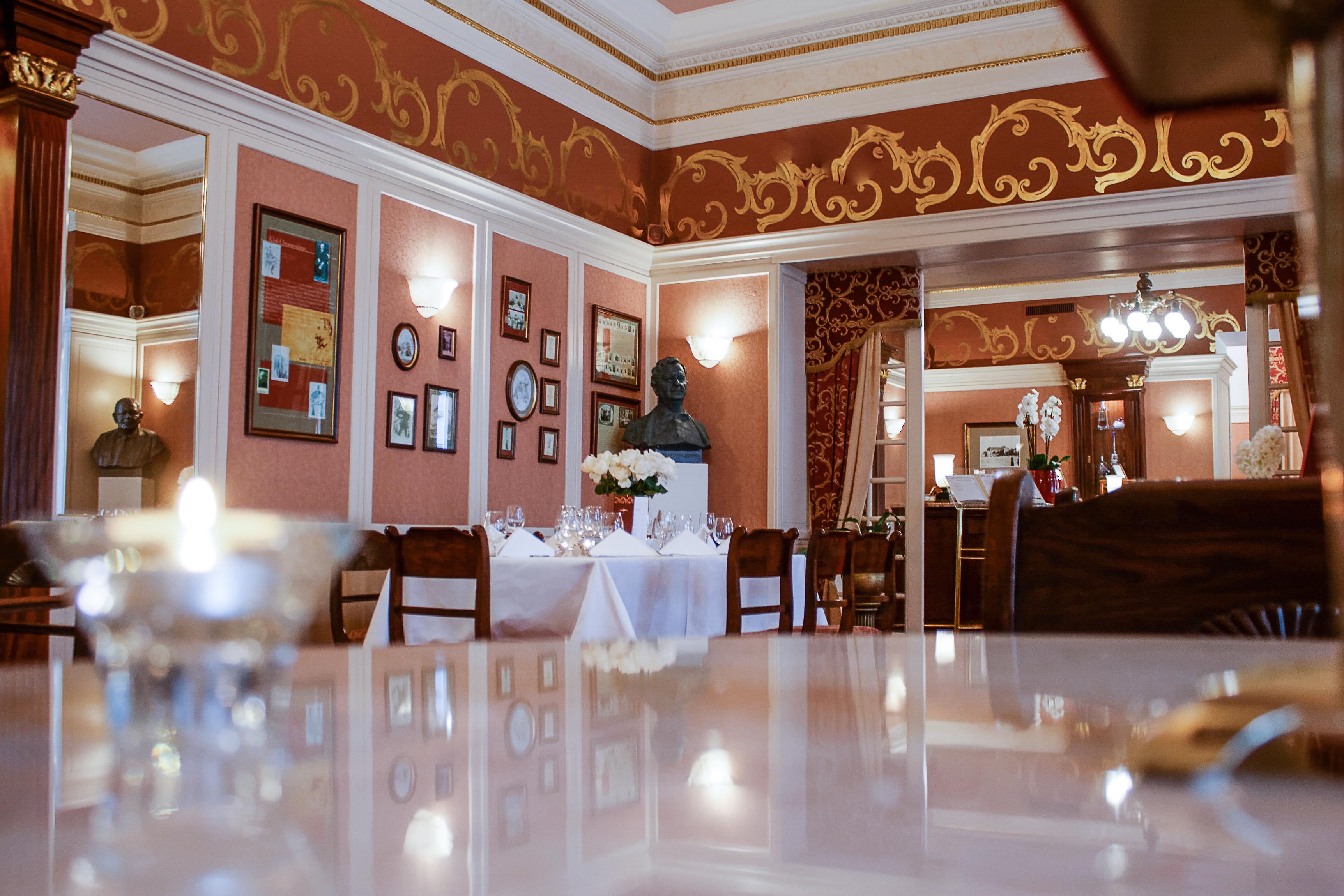 Grand Hotel