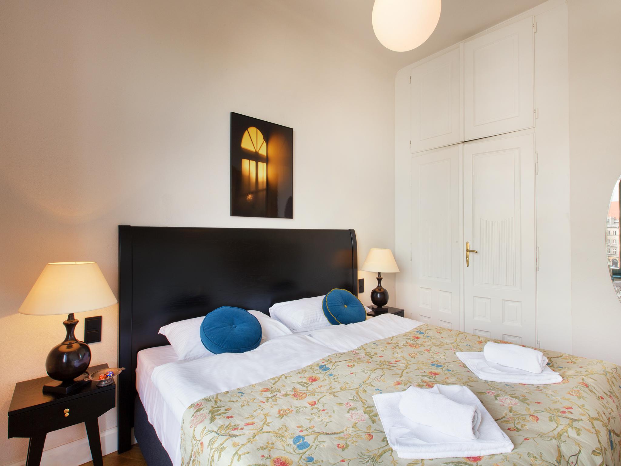 Hotel apartamentowy Antique Plac Szczepański 3*