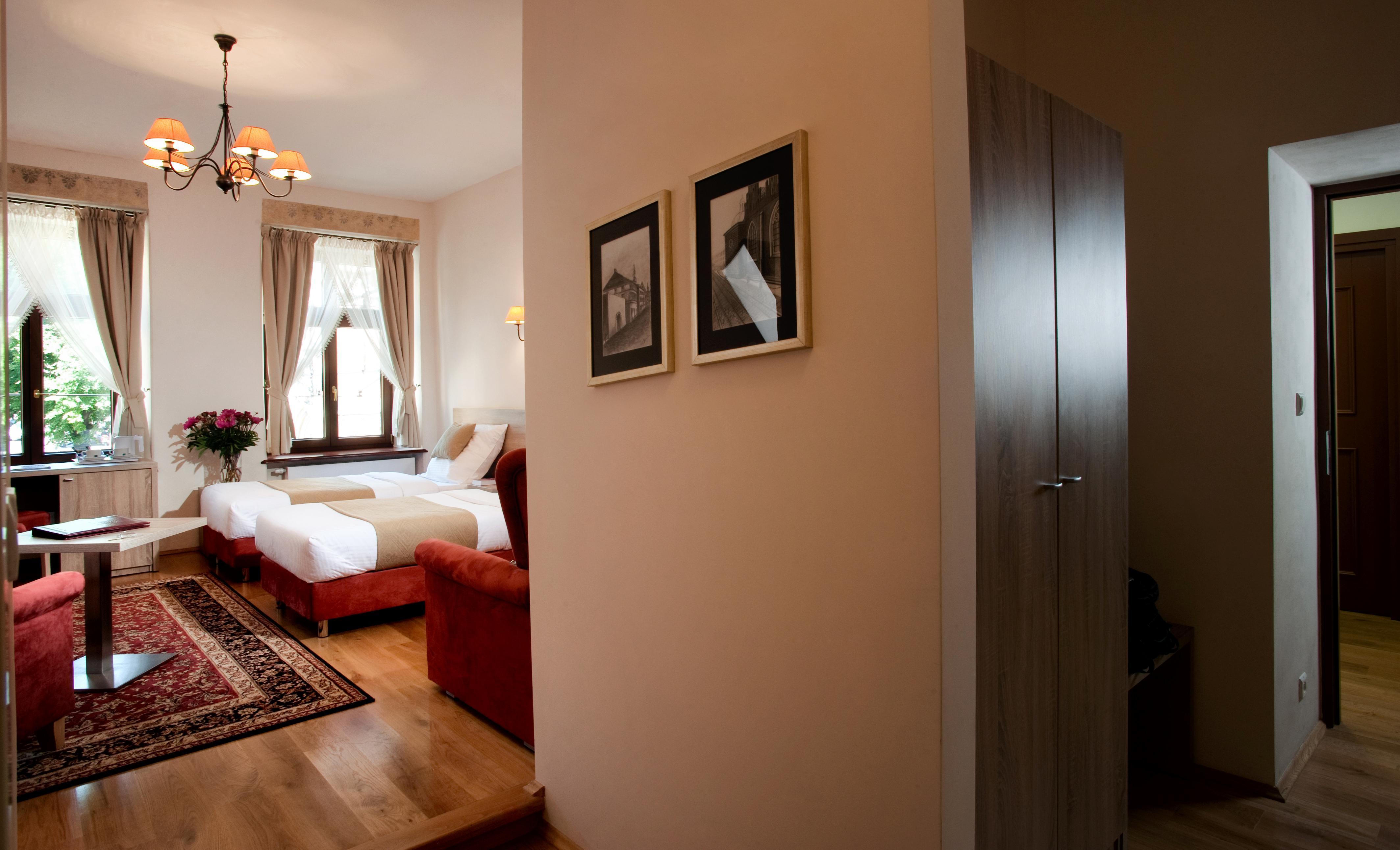 Hotel Santi