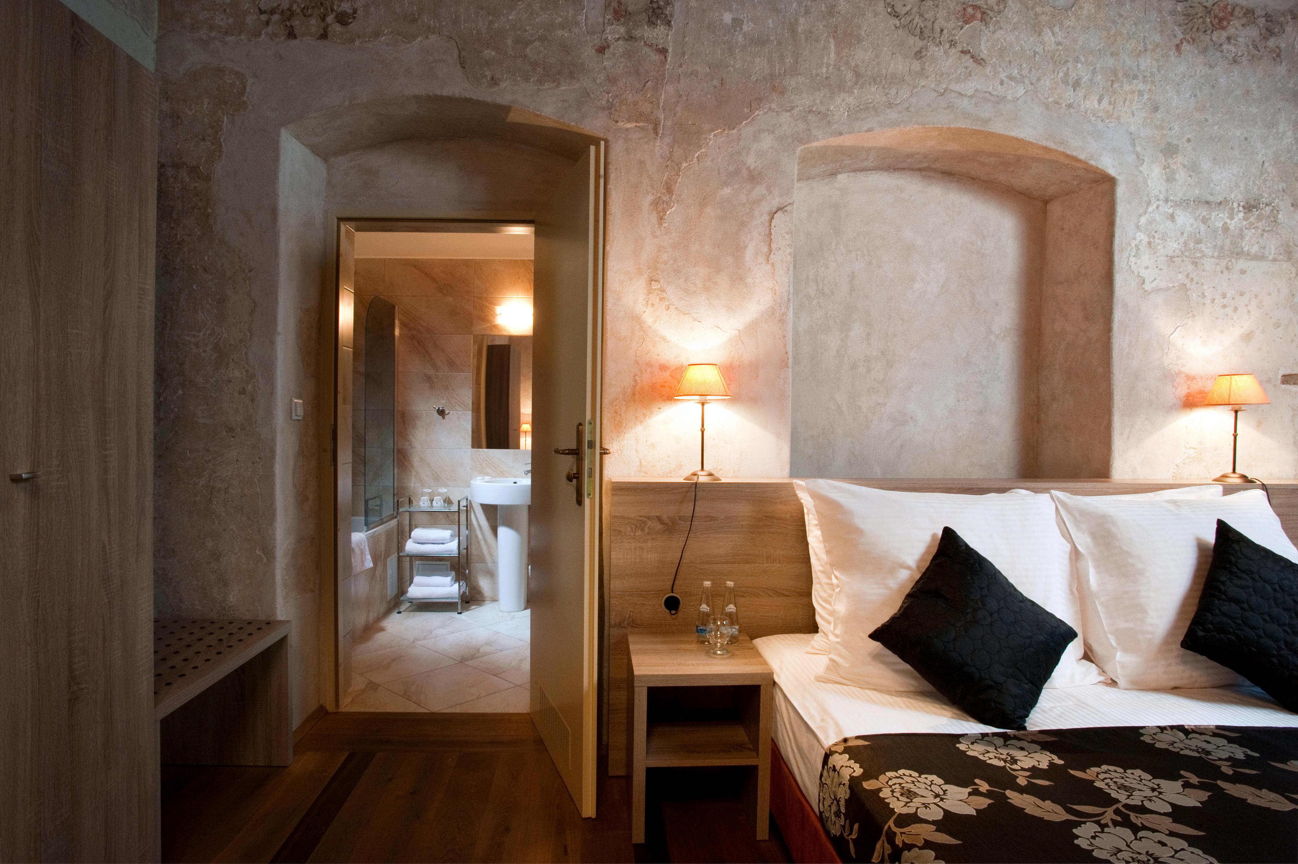 Santi Hotel