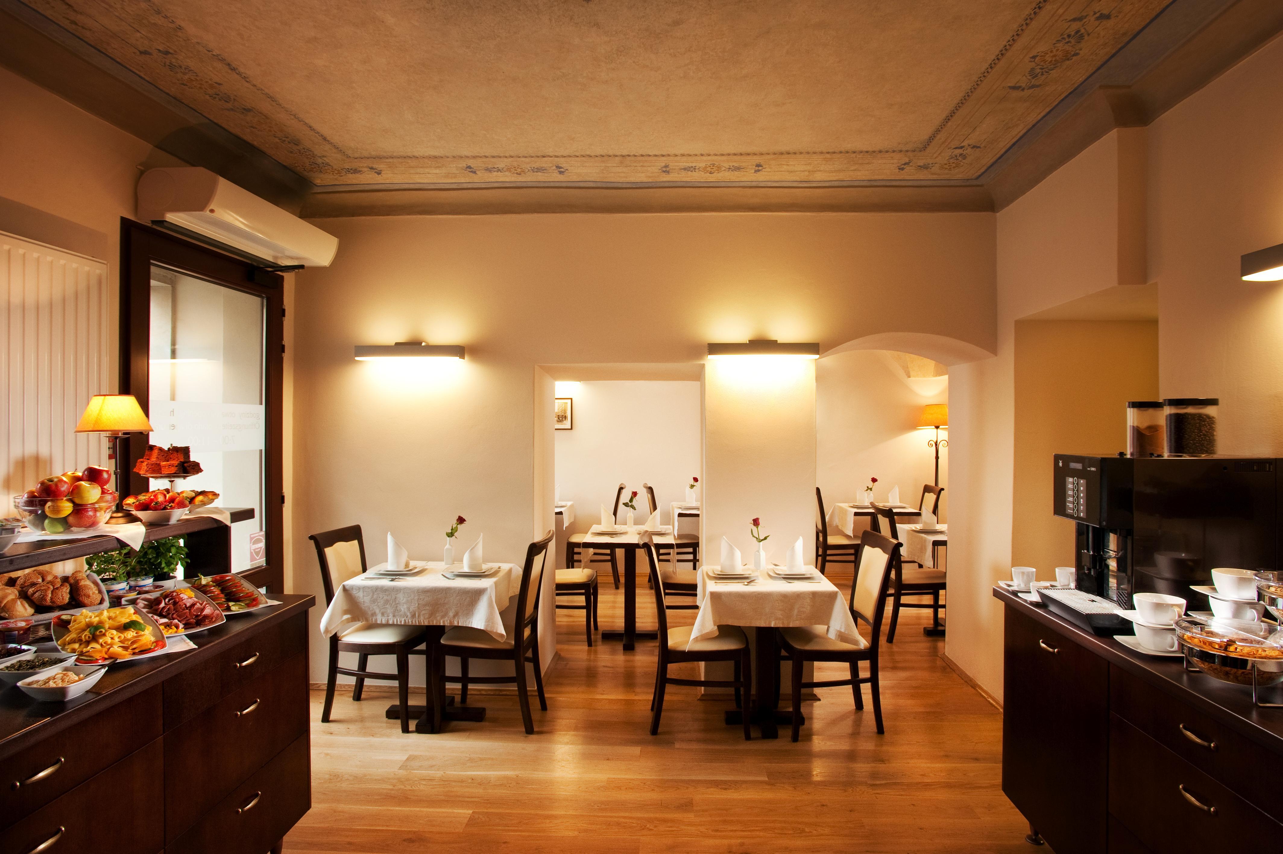 Santi 4* Krakow