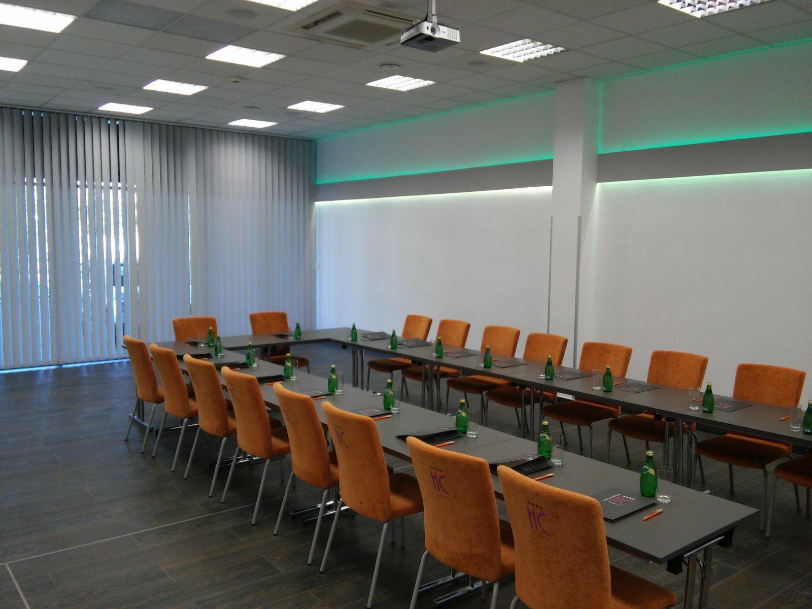 Centrum Business Hotel 4*