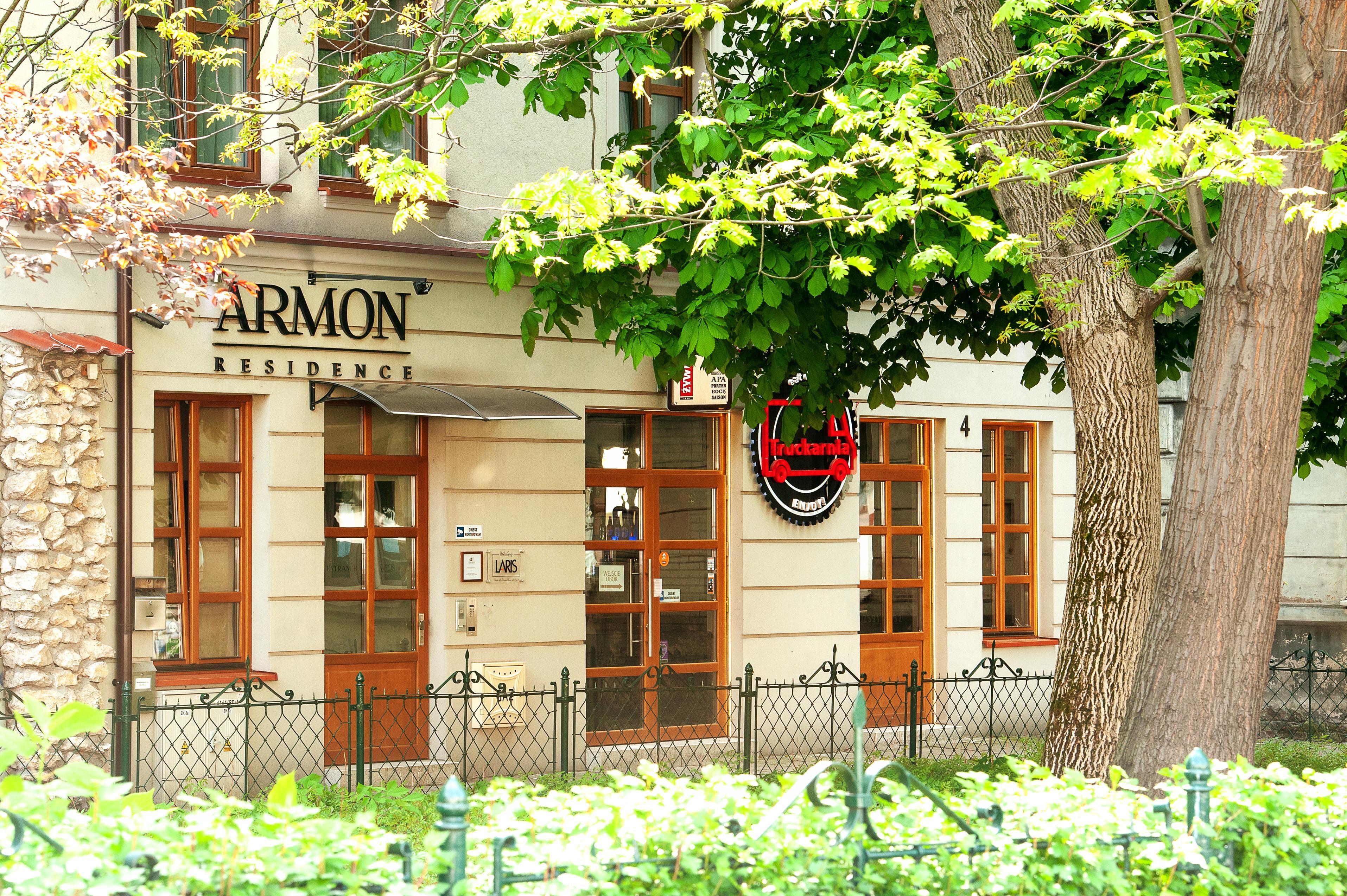 Armon Aparthotel 3*