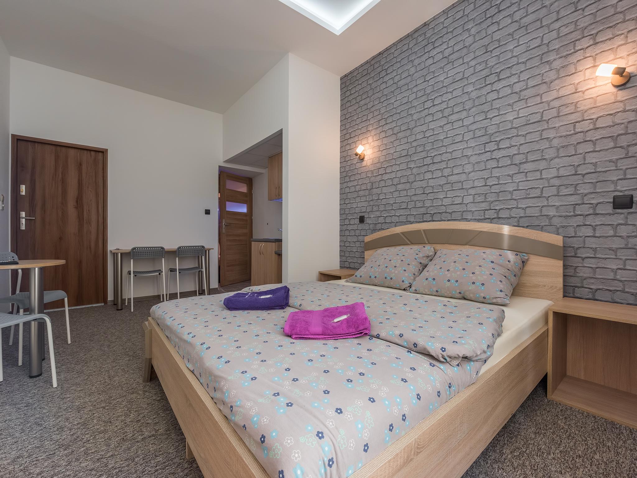 Hostel 70s *