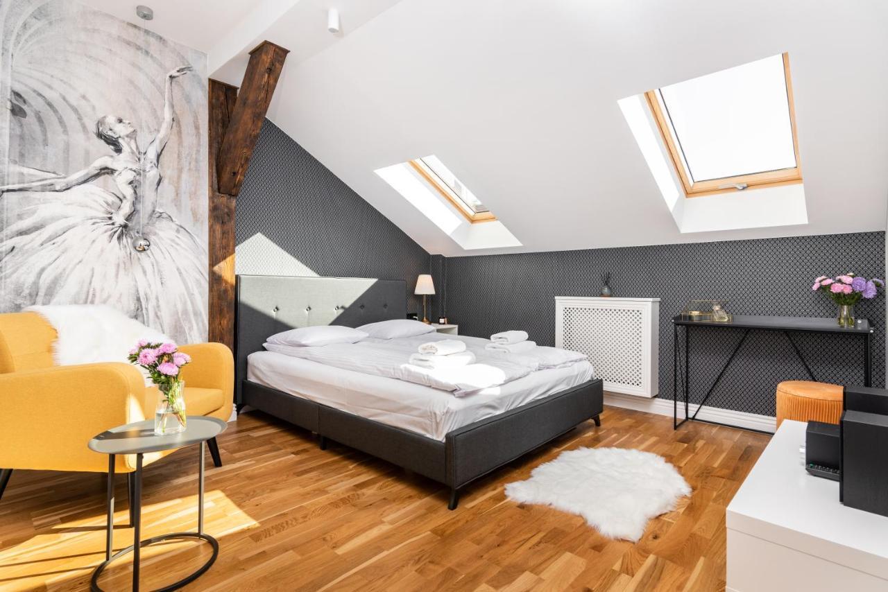 Riverside Premium Class - By Upstairs Apartment *