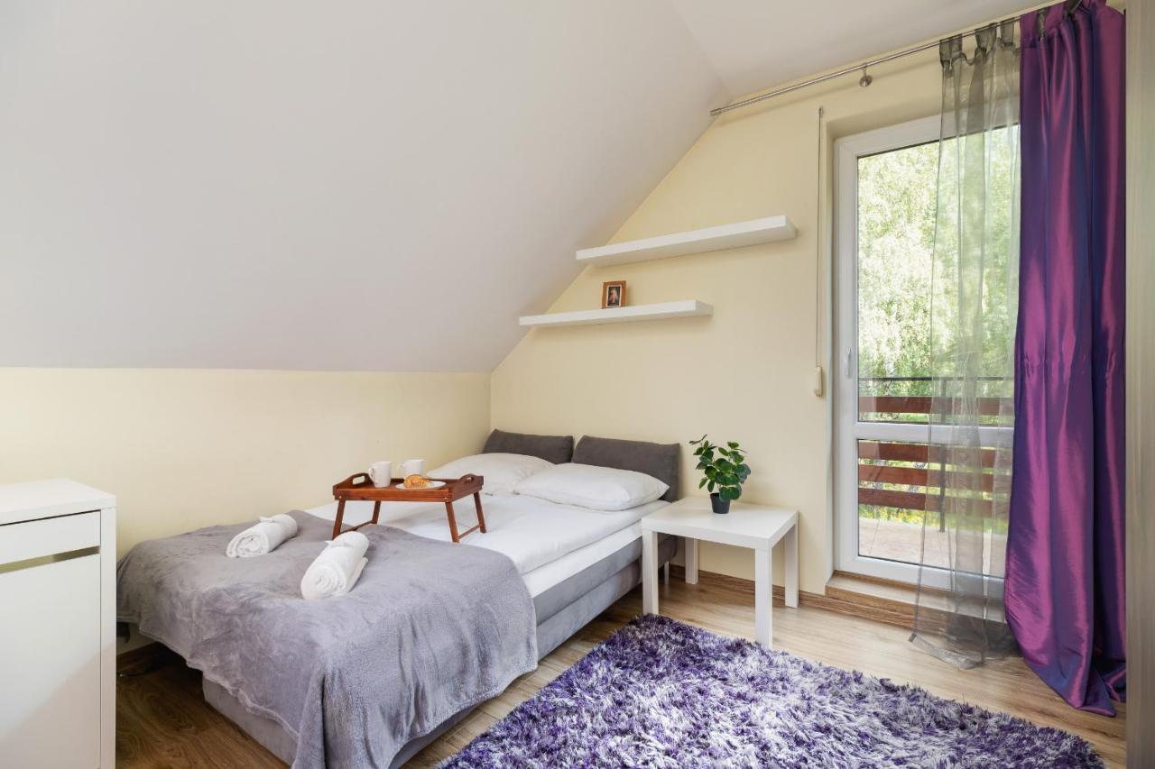 Three-bedroom House Czarnochowice By Renters Dom wakacyjny Kraków