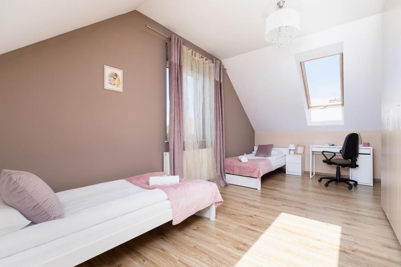 Three-bedroom House Czarnochowice By Renters Dom wakacyjny *