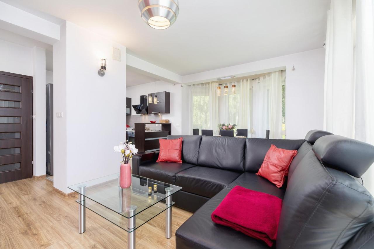 Three-bedroom House Czarnochowice By Renters Dom wakacyjny