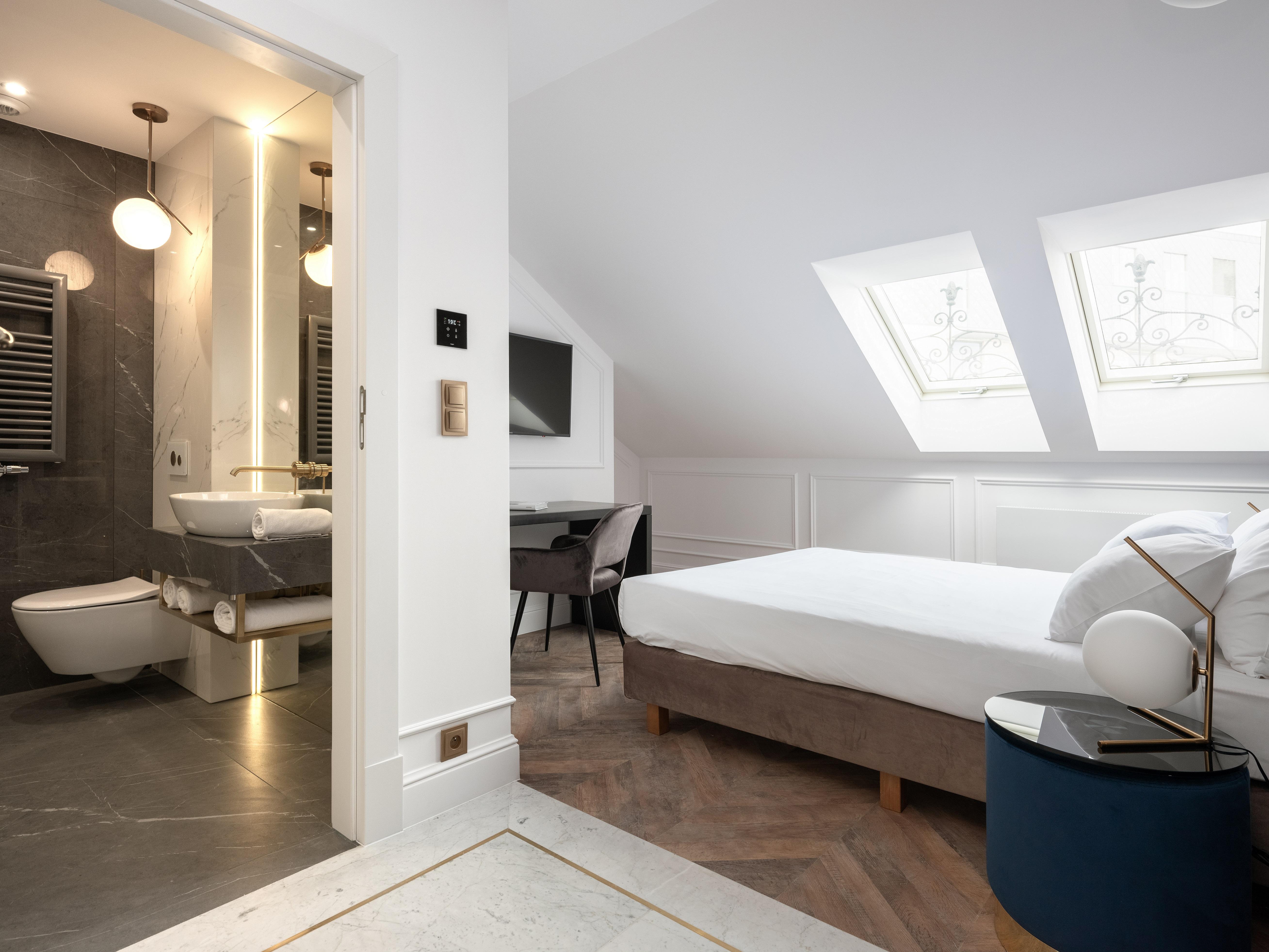 Palace Apartment *