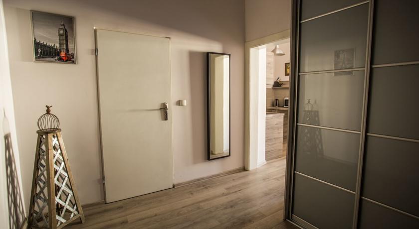 Sklodowska-curie, Martini Apartment *