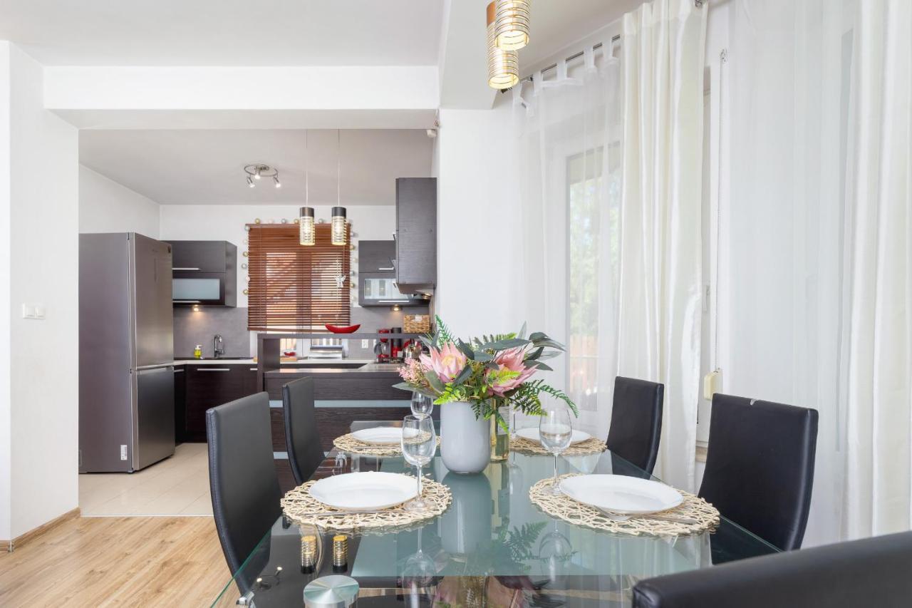 Three-bedroom House Czarnochowice By Renters