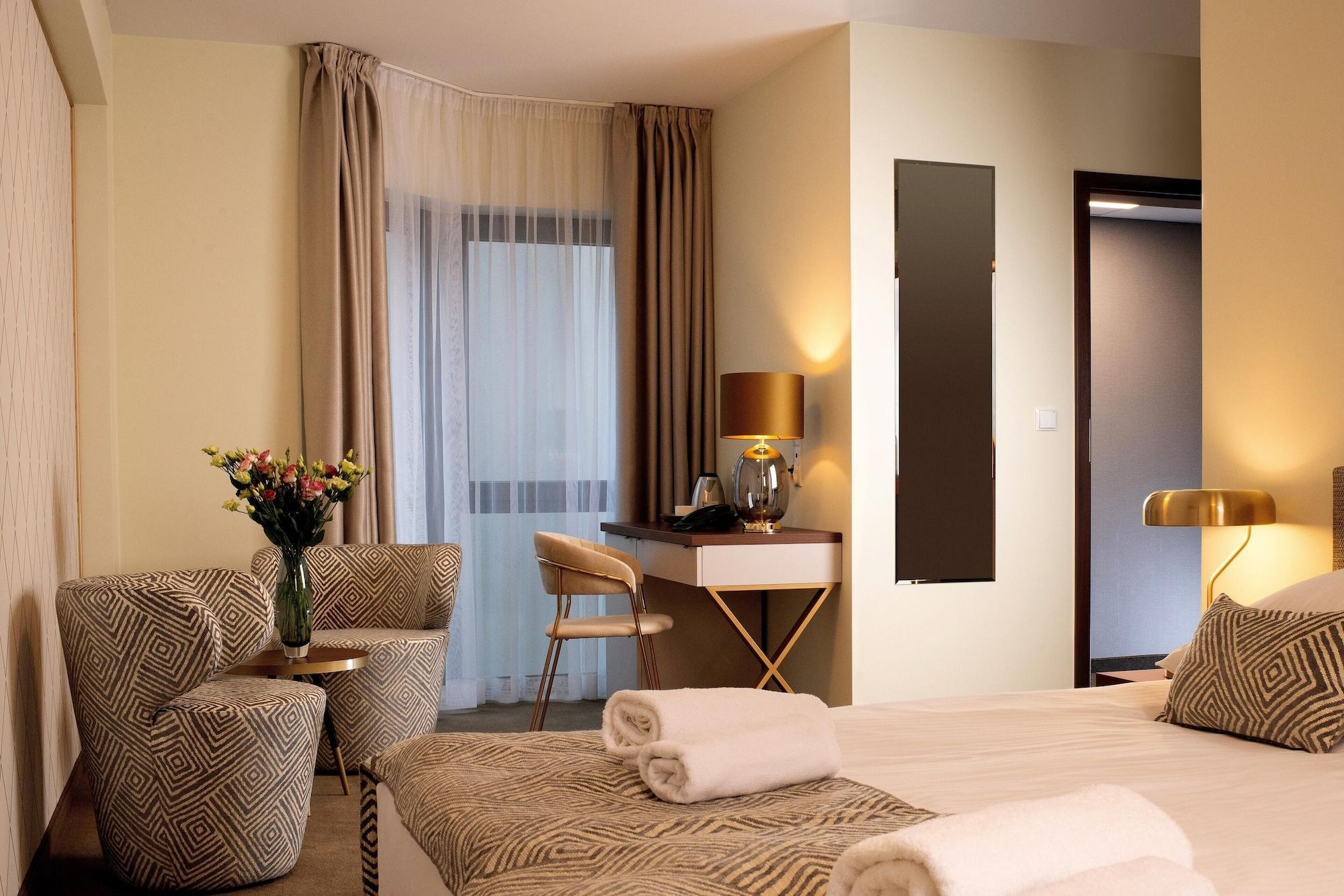 Xerion (adults Only) 4*