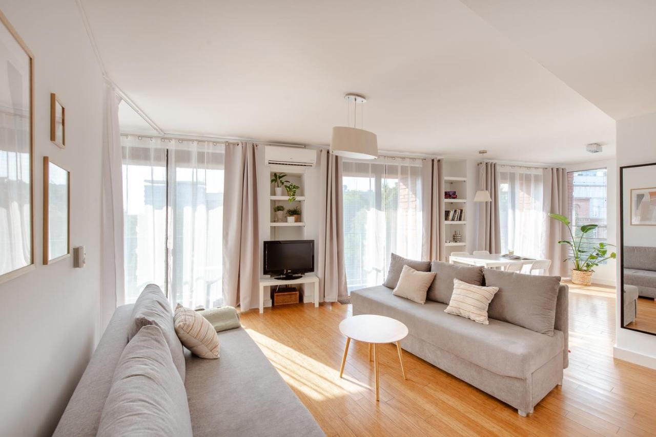 Appartement Spacious Close To Main Station / Galeria Krakowska *