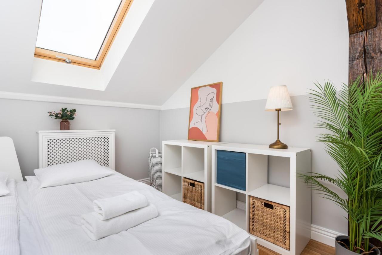 Riverside Premium Class - By Upstairs Apartment *