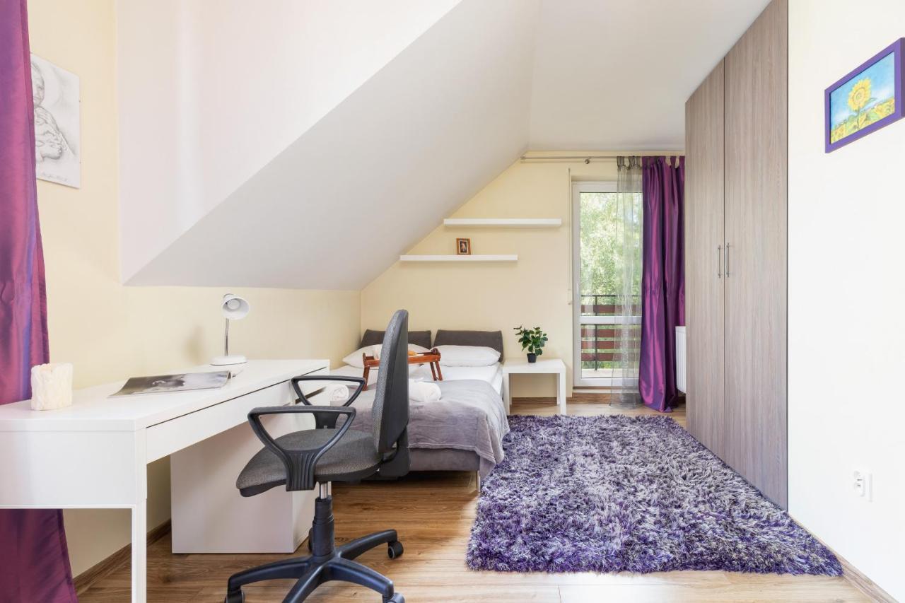 Dom wakacyjny Three-bedroom House Czarnochowice By Renters