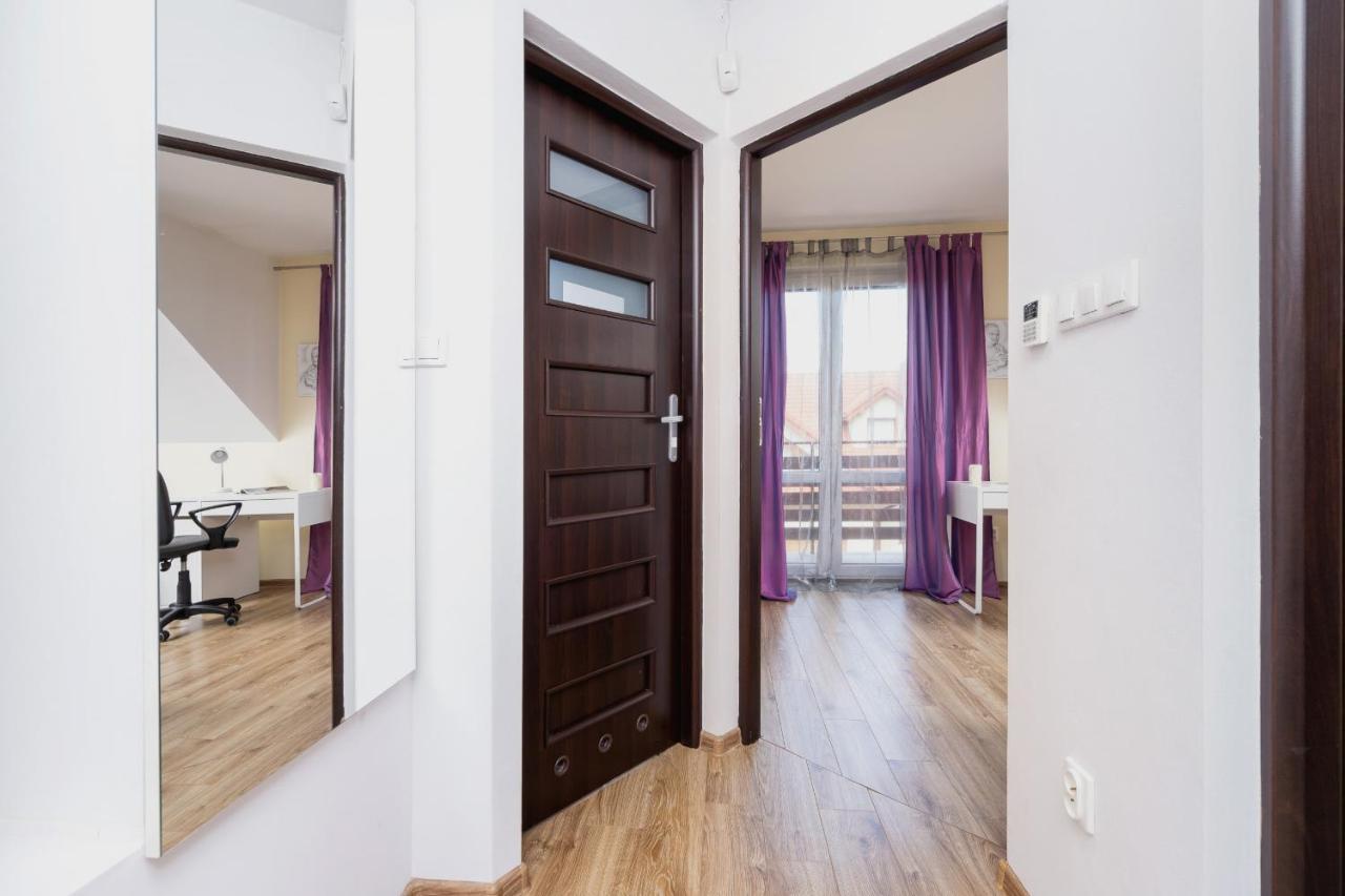Three-bedroom House Czarnochowice By Renters *