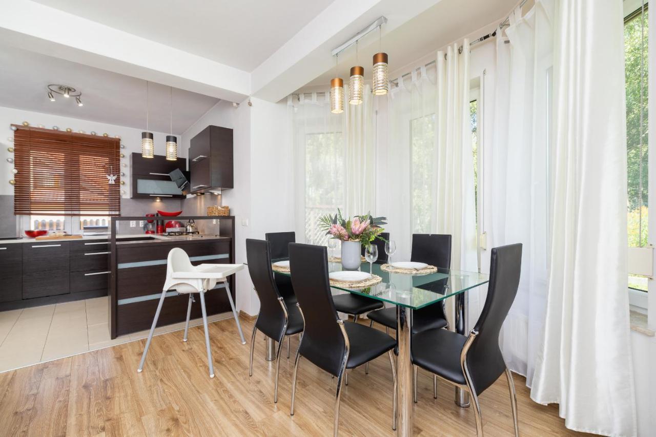 Three-bedroom House Czarnochowice By Renters Dom wakacyjny Kraków