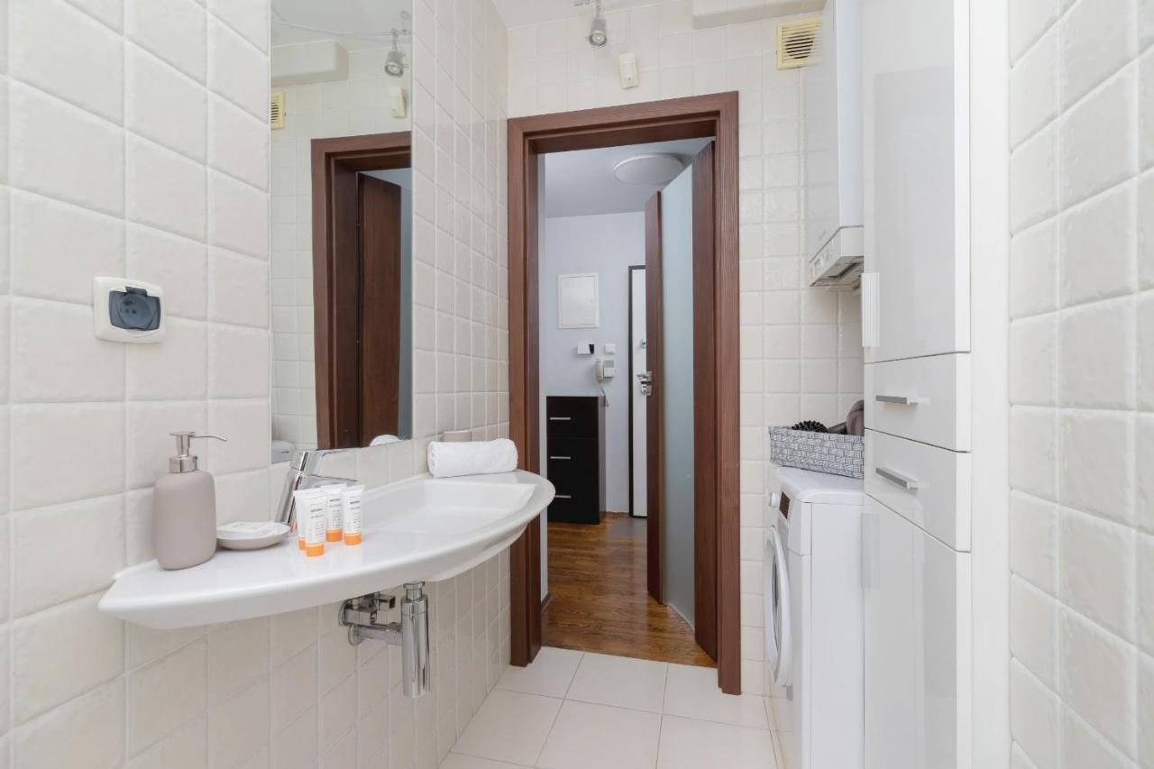 Cracow Skałki Twardowskiego Tyniecka By Renters *