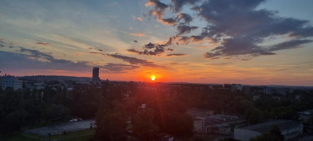 12 Floor Mogilska Tower Apartment *