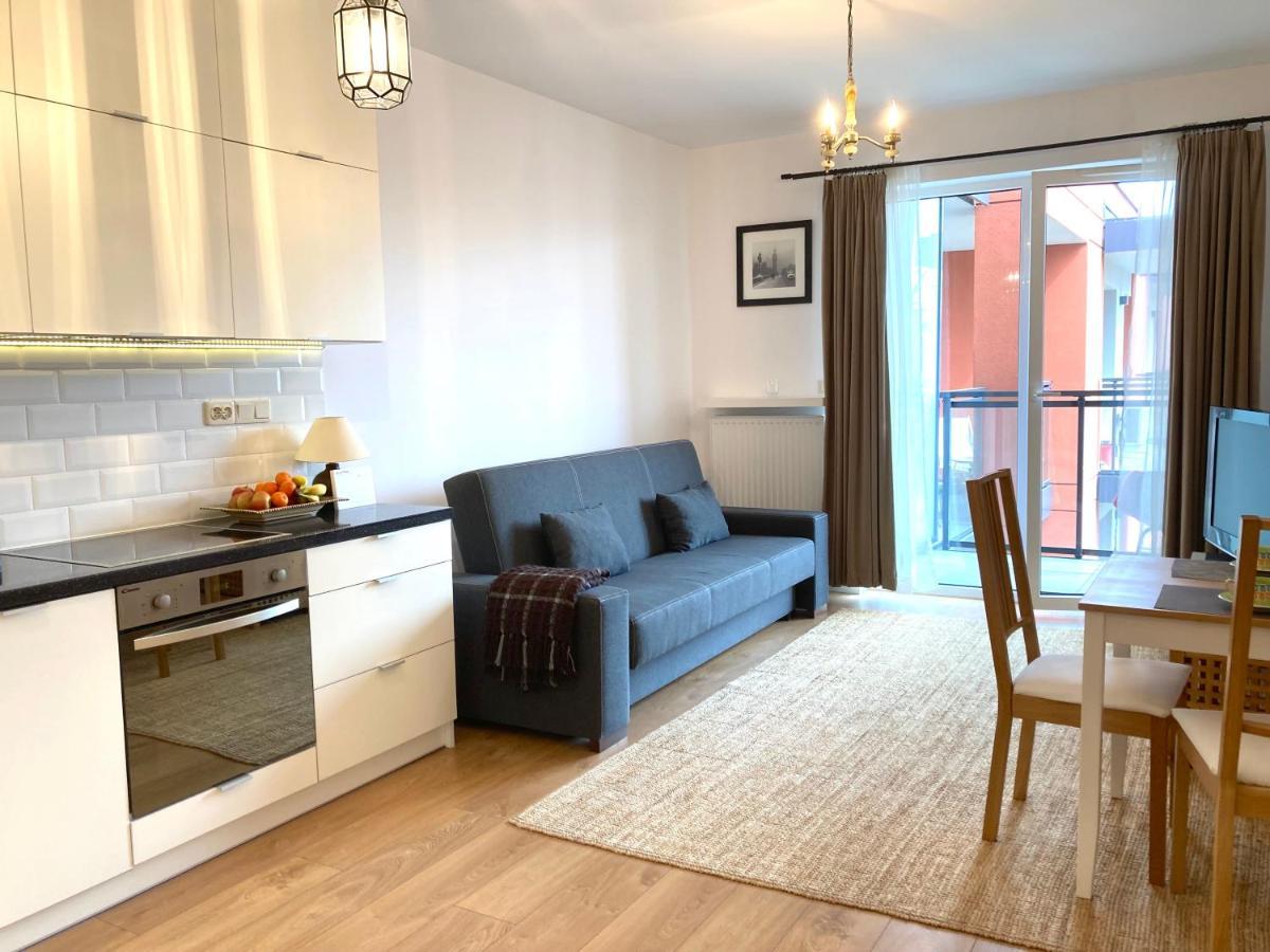 Modern In Centre Of +free Parking Apartment *