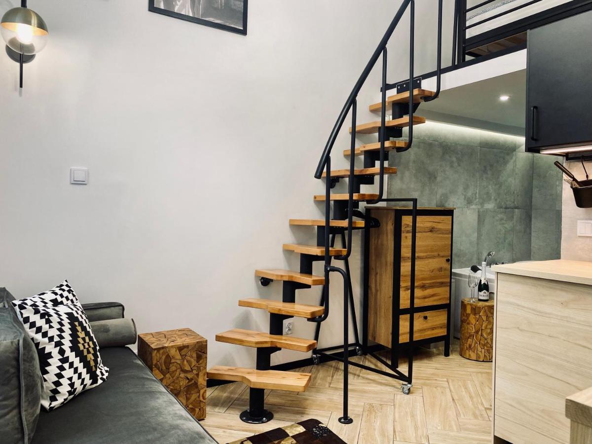 Premium Jacuzzi For Couples, Old Town Apartment *