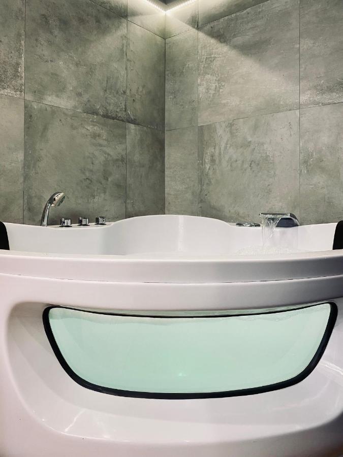 Premium Jacuzzi For Couples, Old Town Apartment Krakow