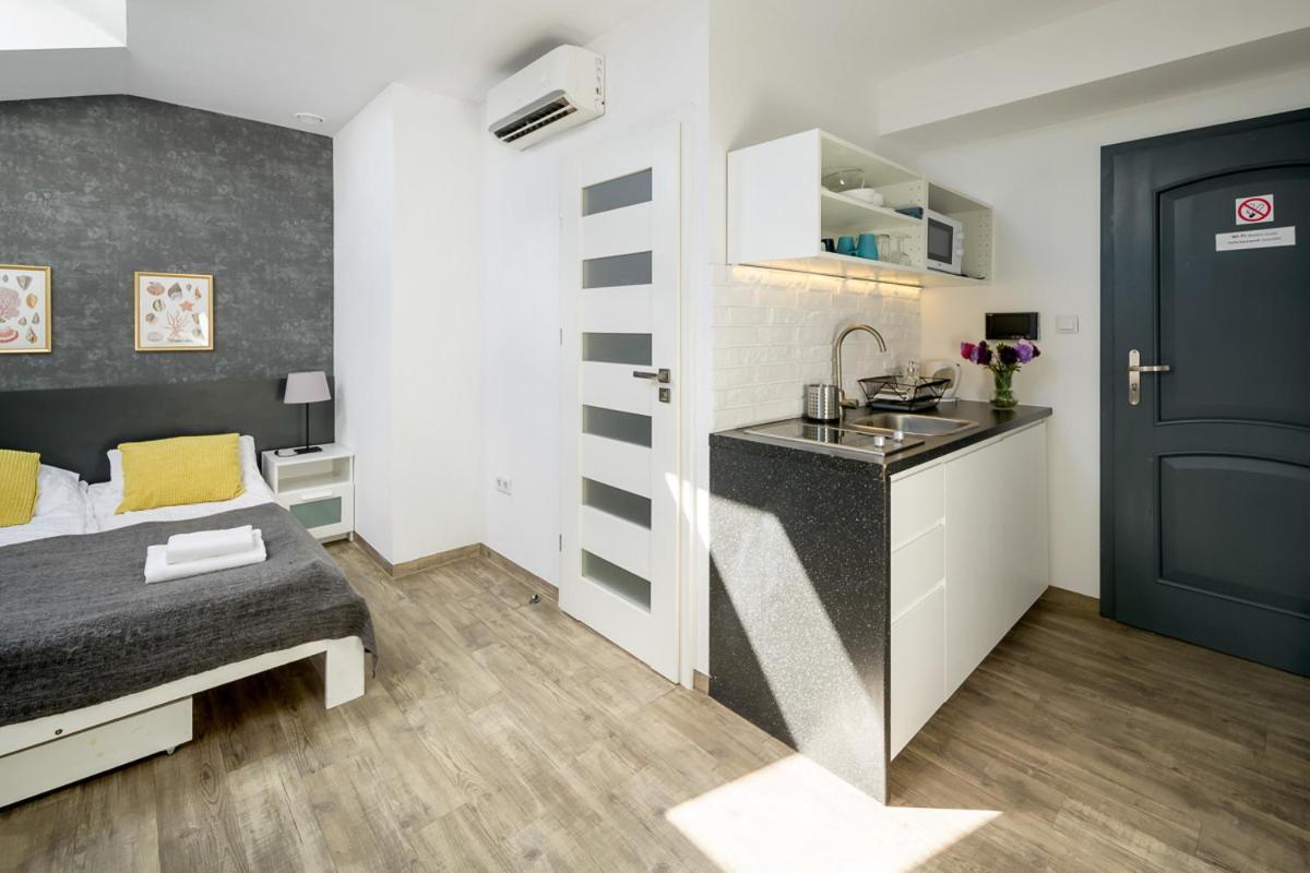 Modern In The Very Location 18 Apartment