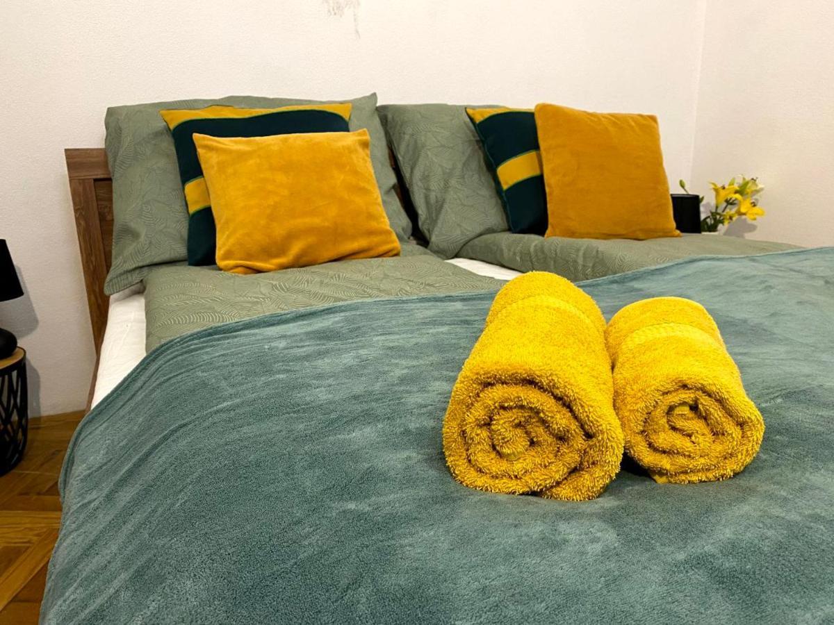 House Apartment *