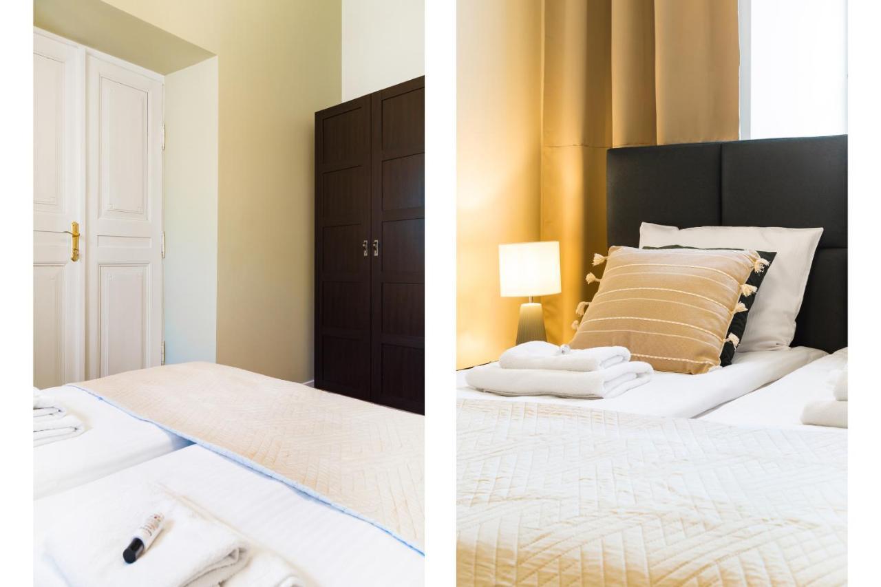Glamorous In Heart Of Old Town Apartment