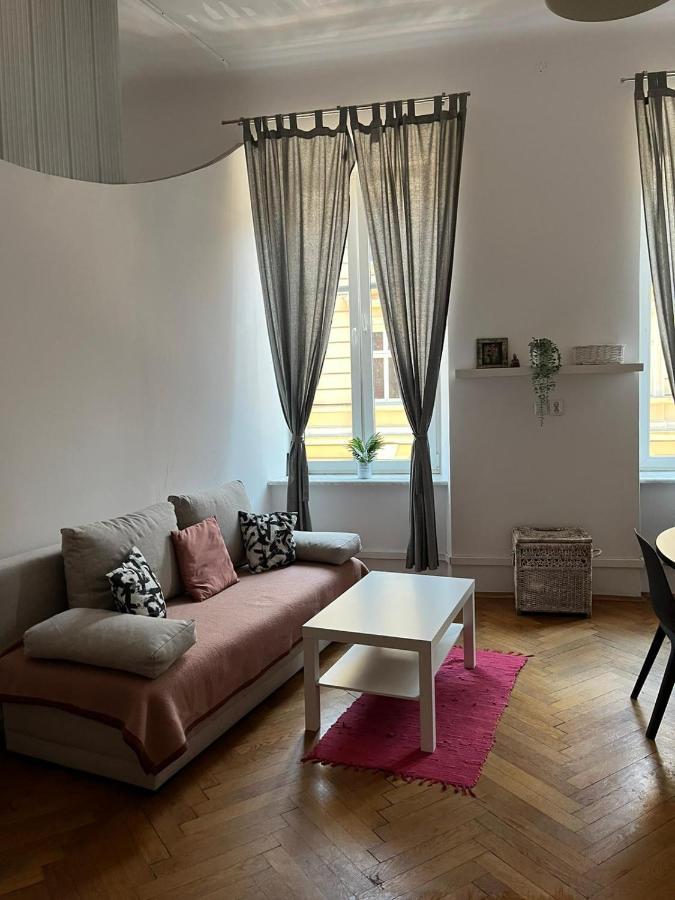 Batorego Apartment *